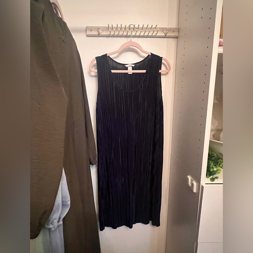H&M Navy Pleated Low-Neck Midi Dress